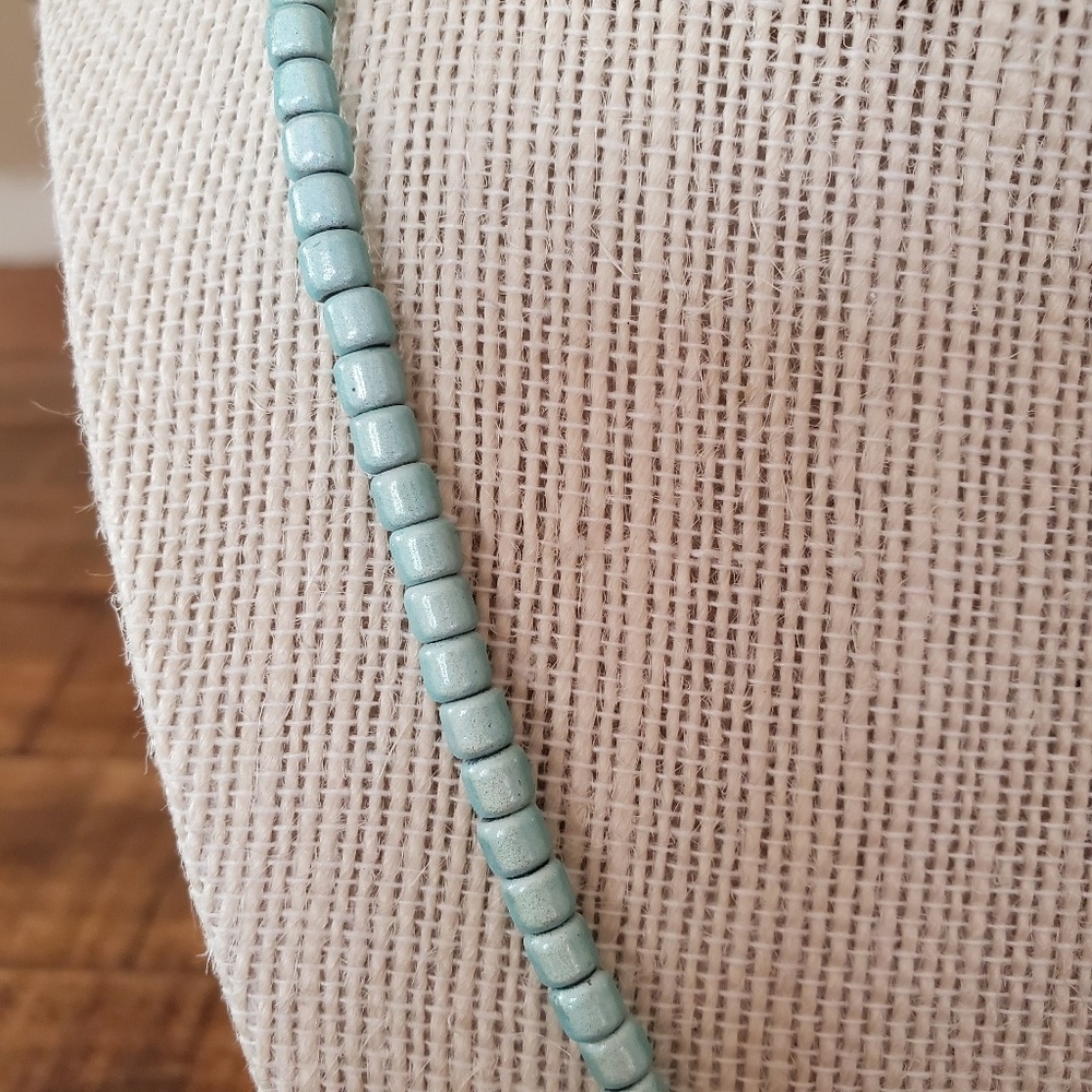 🇺🇸Powder Blue Beaded Necklace - Picture 3 of 7